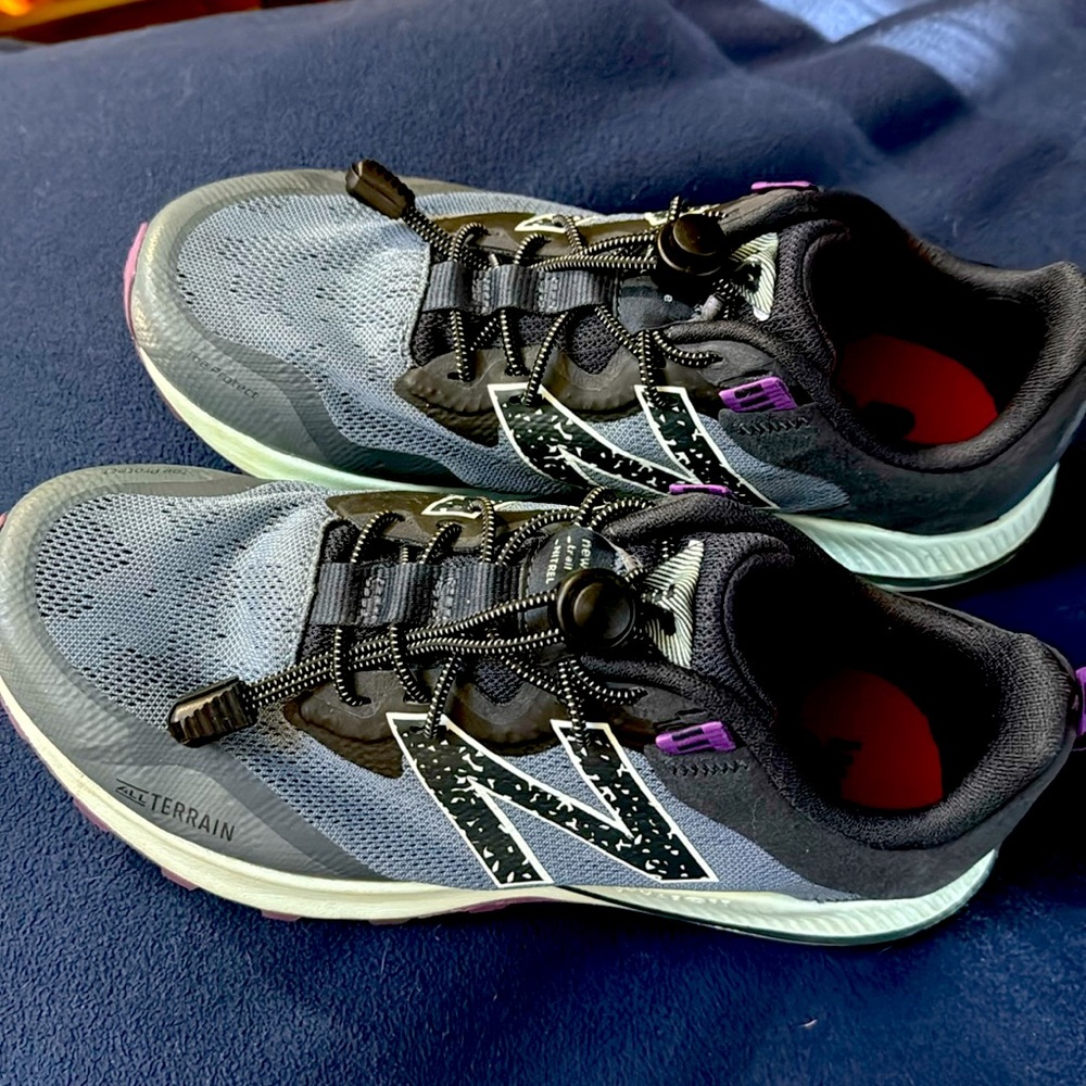 New balance sneakers size 9